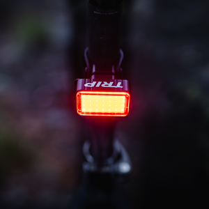 LUZ TRASERA USB TRIP CITY 30 LM