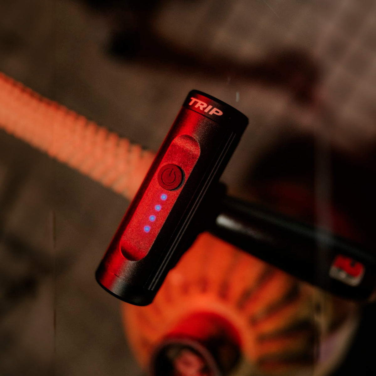 LUZ DELANTERA USB TRIP EXPLORER 700 LM